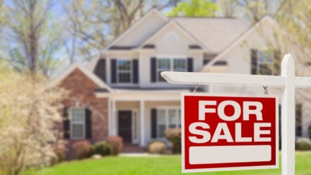 What to Consider Before Listing Your Home in a Competitive Market